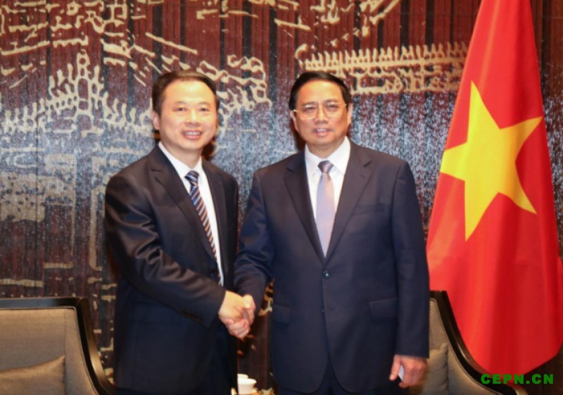 越南总理范明政会见天能控股集团董事长张天任